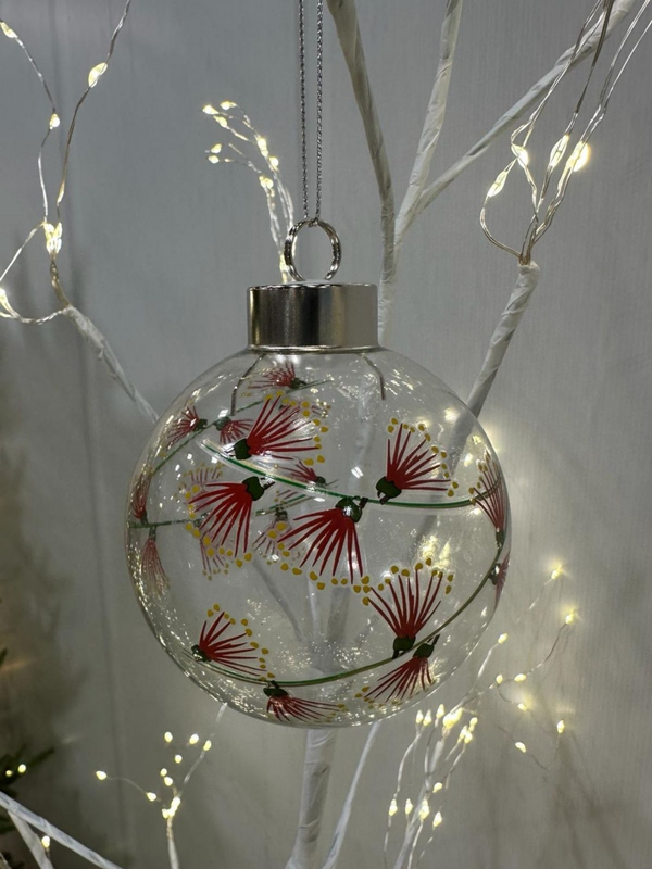 Stellar Pōhutukawa Glass Bauble